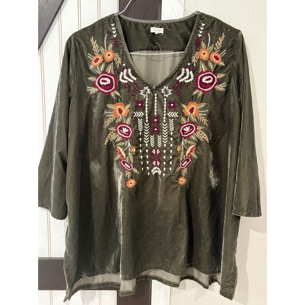 Kyla Seo Embroidered Floral Green Velvet Top 3/4 Flare Sleeve Bohemian Women's L